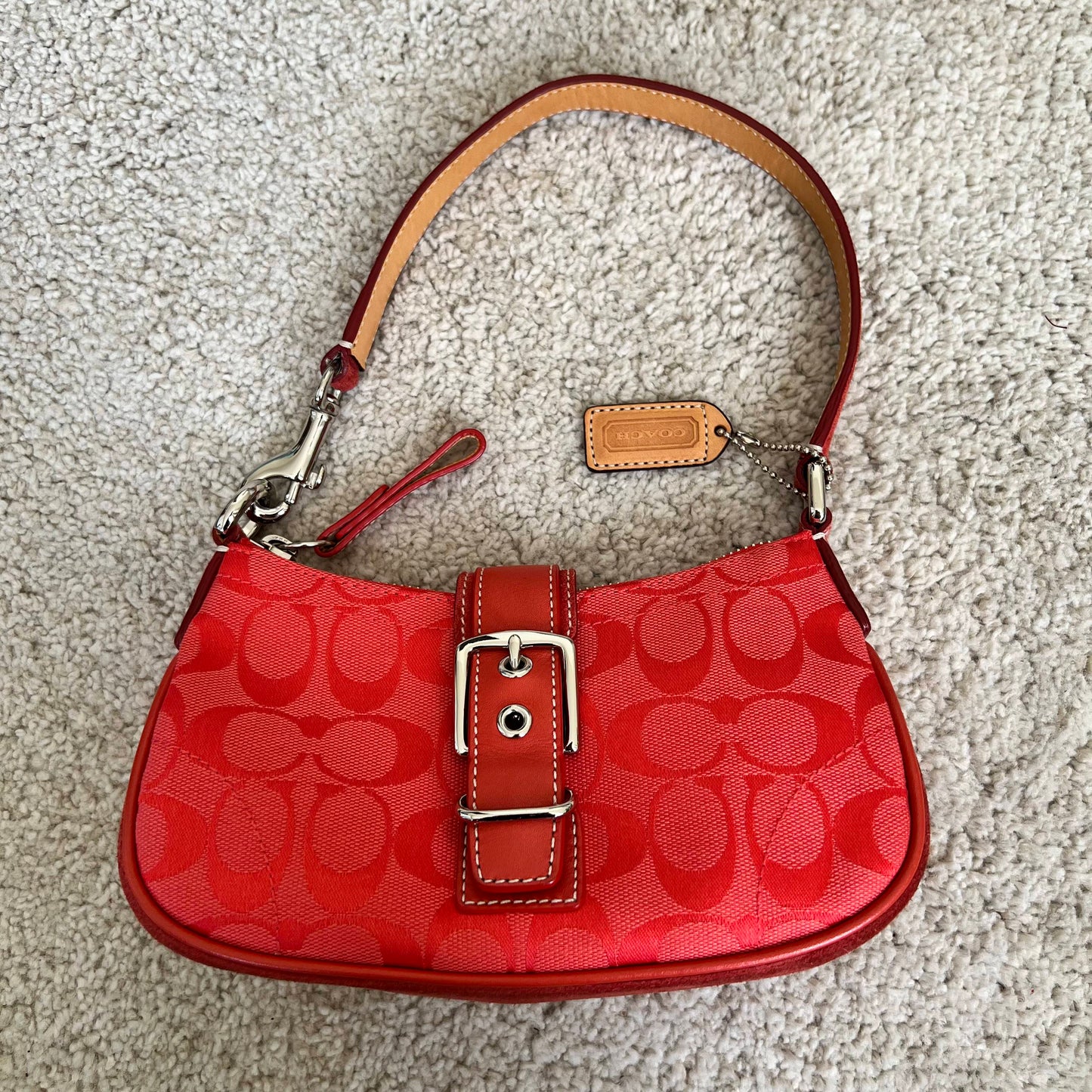 Coach Hamptons Signature Buckle Demi Red